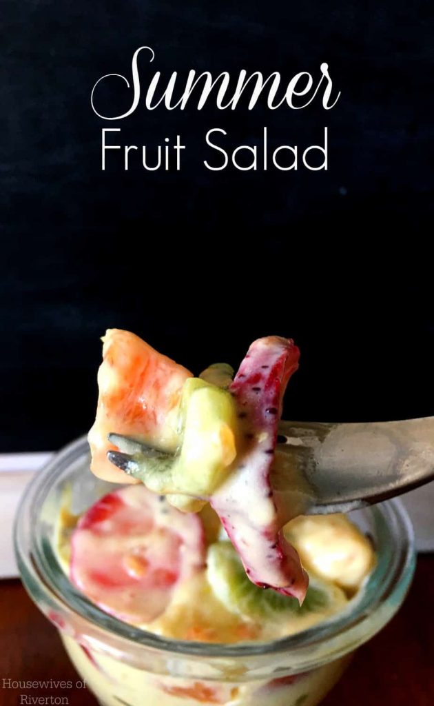 This Summer Fruit Salad brings together all the best tastes of summer! Definitely plan on it for your next meal! | www.housewivesofriverton.com